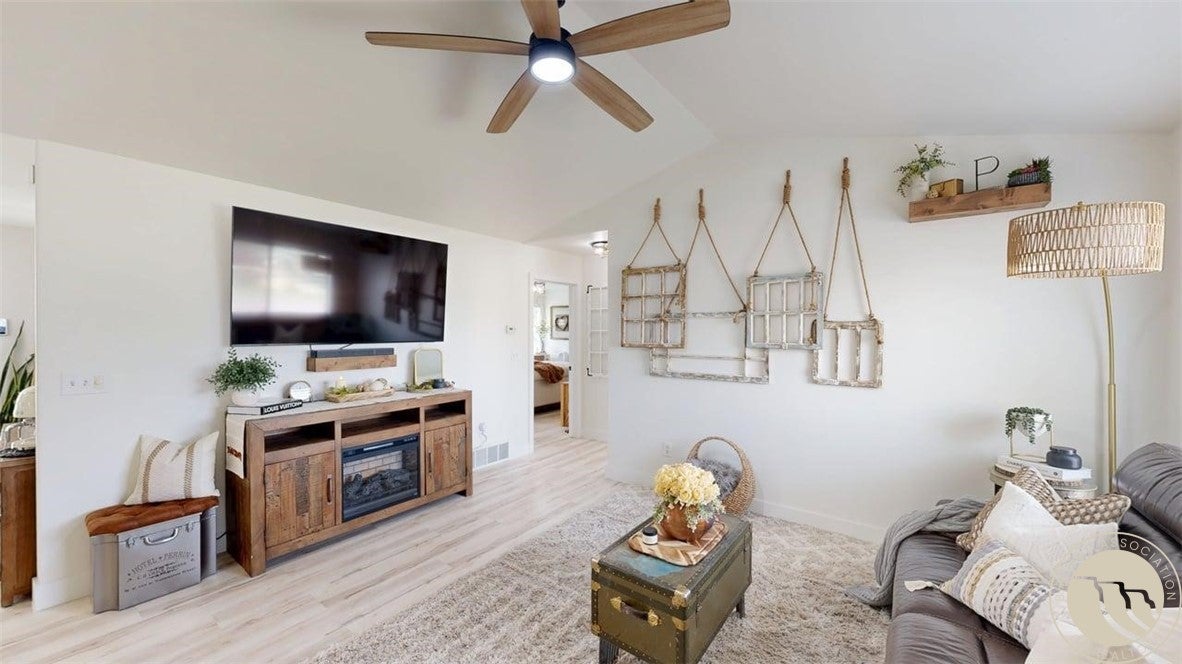 6990 Lakeshore Drive