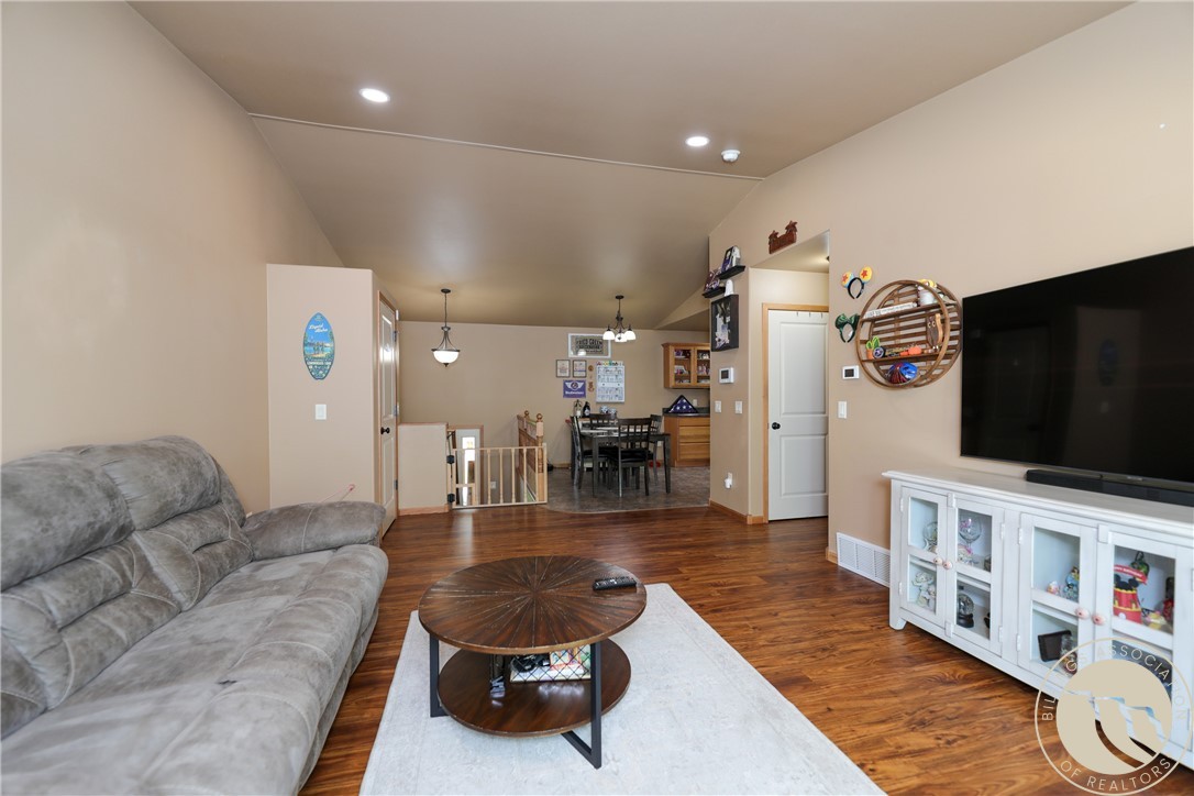 Billings, Montana 59102, United States, 3 Bedrooms Bedrooms, ,2 BathroomsBathrooms,Residential,Contingent,206645