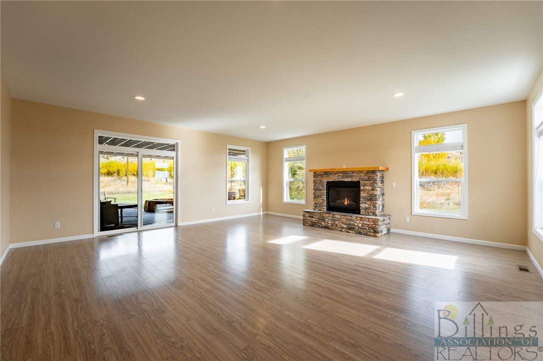 Columbus, Montana 59019, United States, 3 Bedrooms Bedrooms, ,2 BathroomsBathrooms,Residential,Contingent,36955