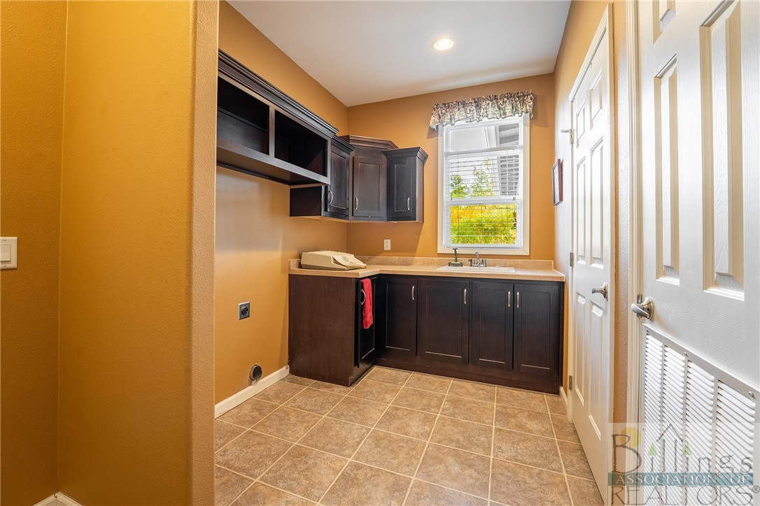 Columbus, Montana 59019, United States, 3 Bedrooms Bedrooms, ,2 BathroomsBathrooms,Residential,Contingent,36955