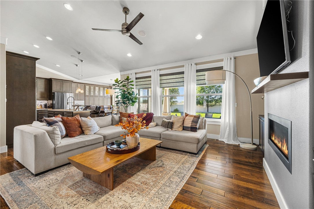 230 Feldspar Way