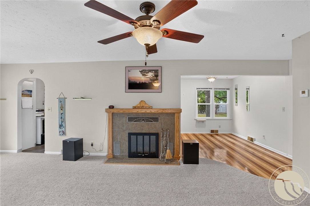 2702 Louise Lane