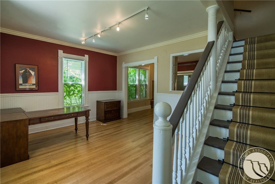 215 Broadway Avenue S