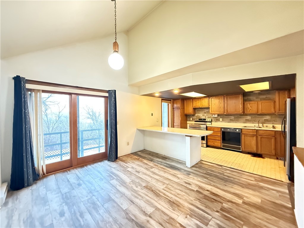 2904 Bunker Hill Drive