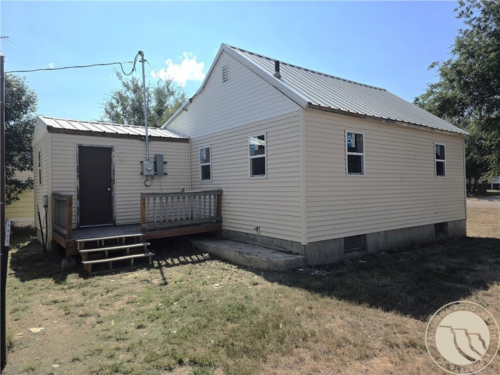 Photo 1 of 25 — 909 G Avenue, Circle, MT 59215