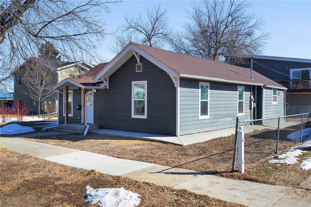 211 Woodland Avenue