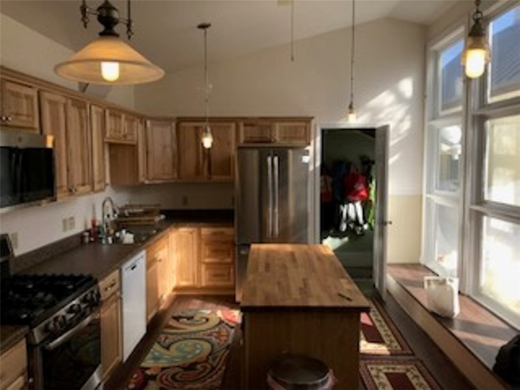 215 S Broadway (2 HOUSES/DUPLEX) Avenue