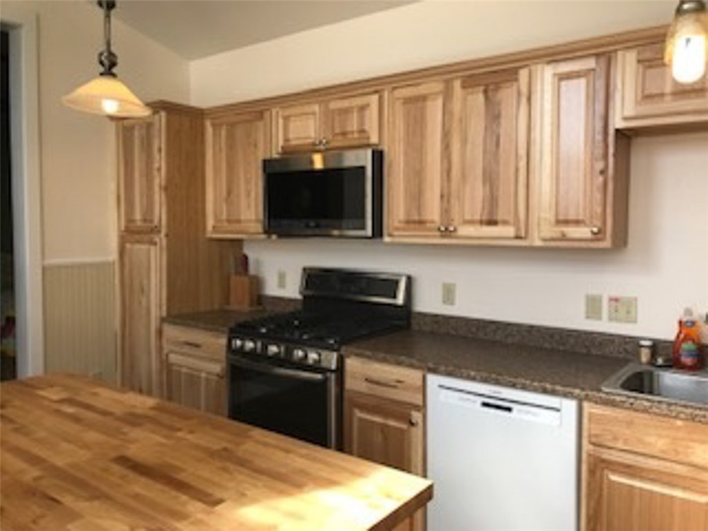 215 S Broadway (2 HOUSES/DUPLEX) Avenue