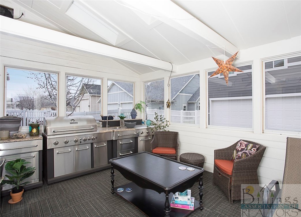 Billings, Montana 59101, United States, 3 Bedrooms Bedrooms, ,3 BathroomsBathrooms,Residential,Contingent,58813