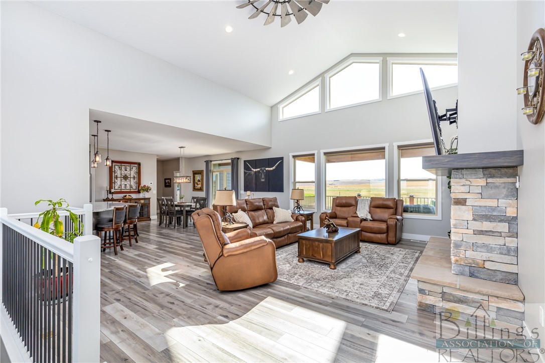 2907 Clarks Point Dr