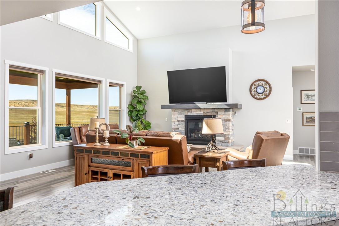 2907 Clarks Point Dr