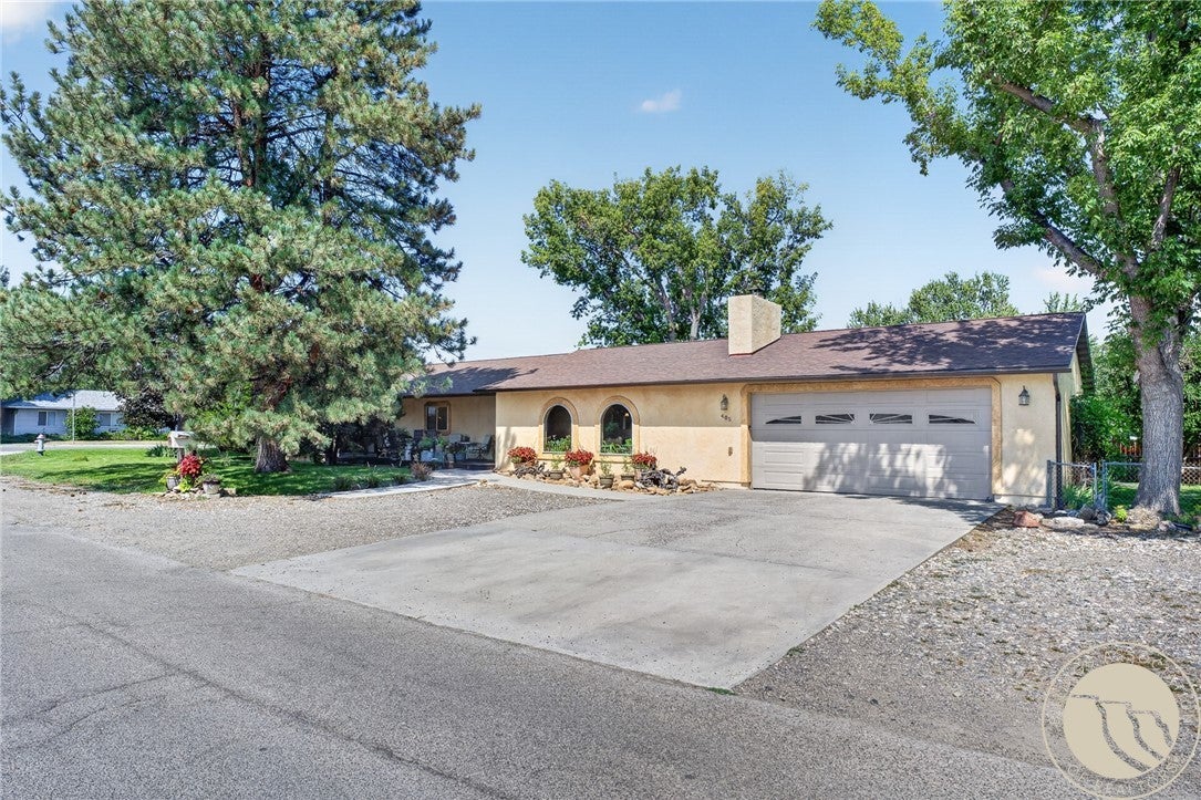 405 Crow Lane