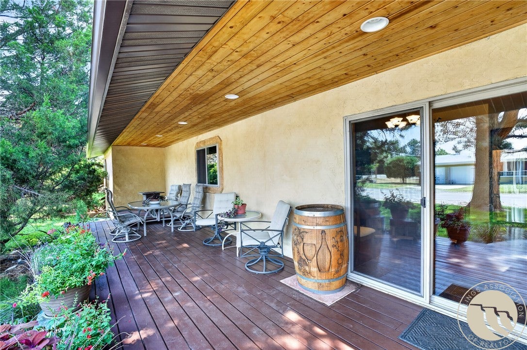 405 Crow Lane