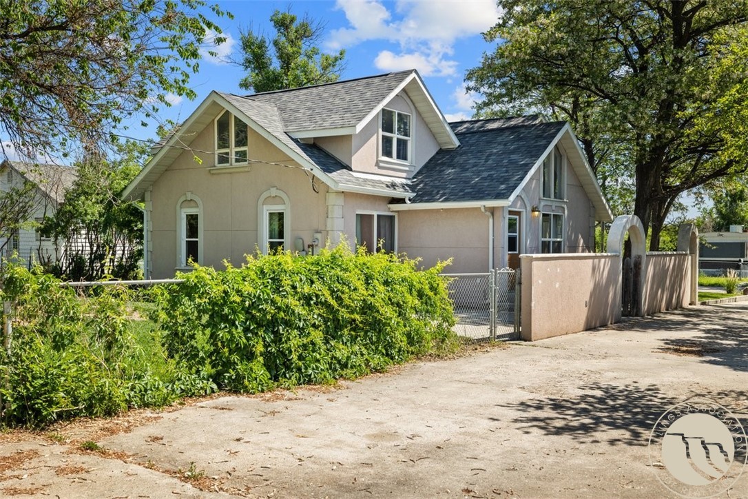 1115 1st Street W