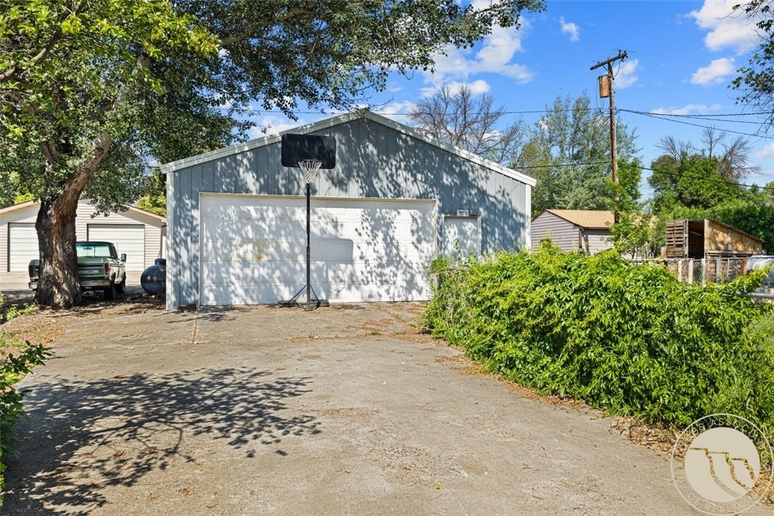 1115 1st Street W