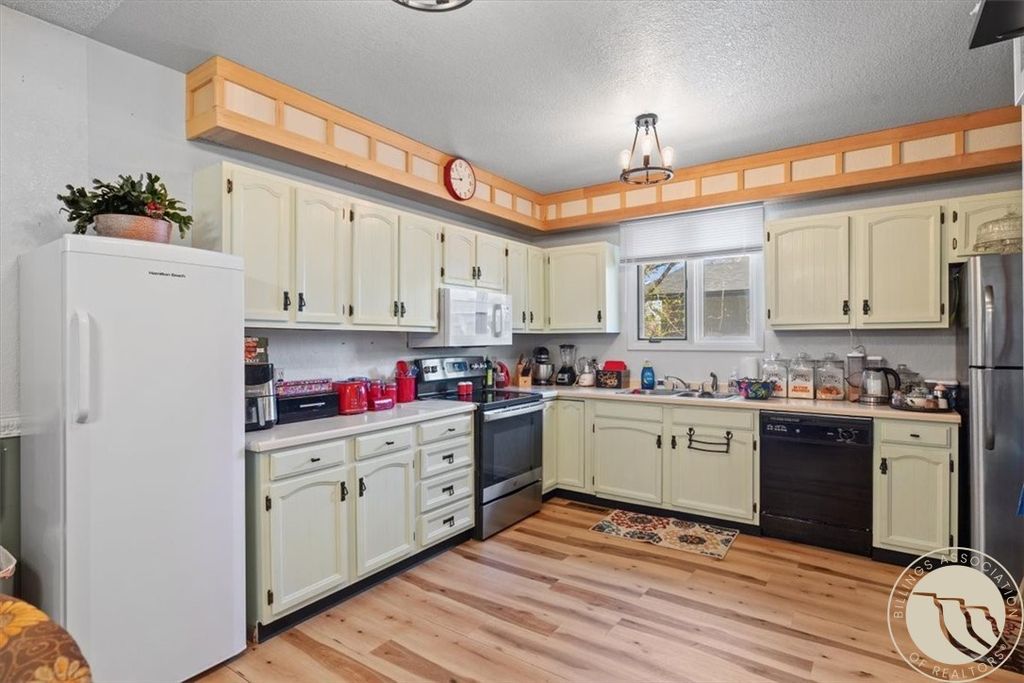 Photo of 730 Sapphire Avenue, Billings, MT 59105 (MLS # 358755)