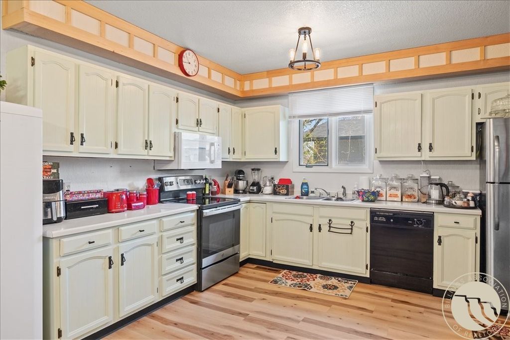 Photo of 730 Sapphire Avenue, Billings, MT 59105 (MLS # 358755)
