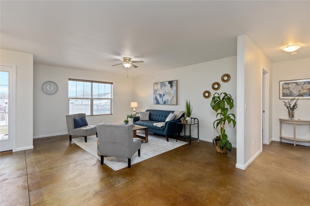 918 Yorkshire Court W