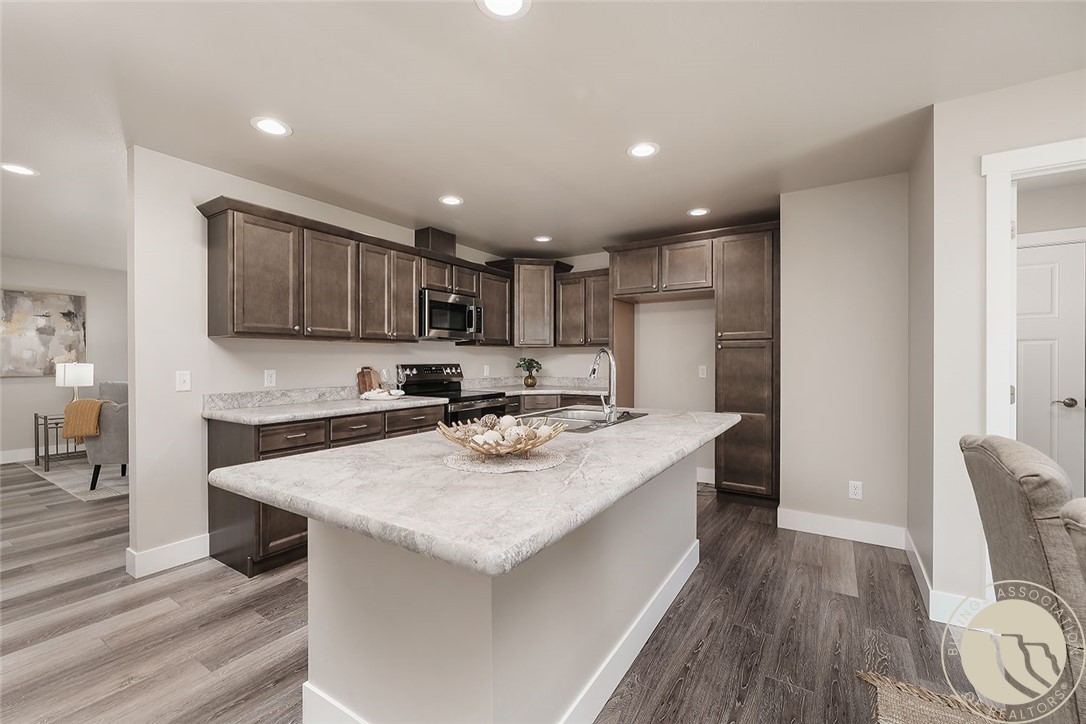 2250 Lindero Boulevard