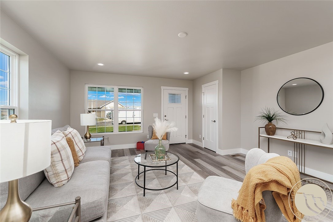 2250 Lindero Boulevard