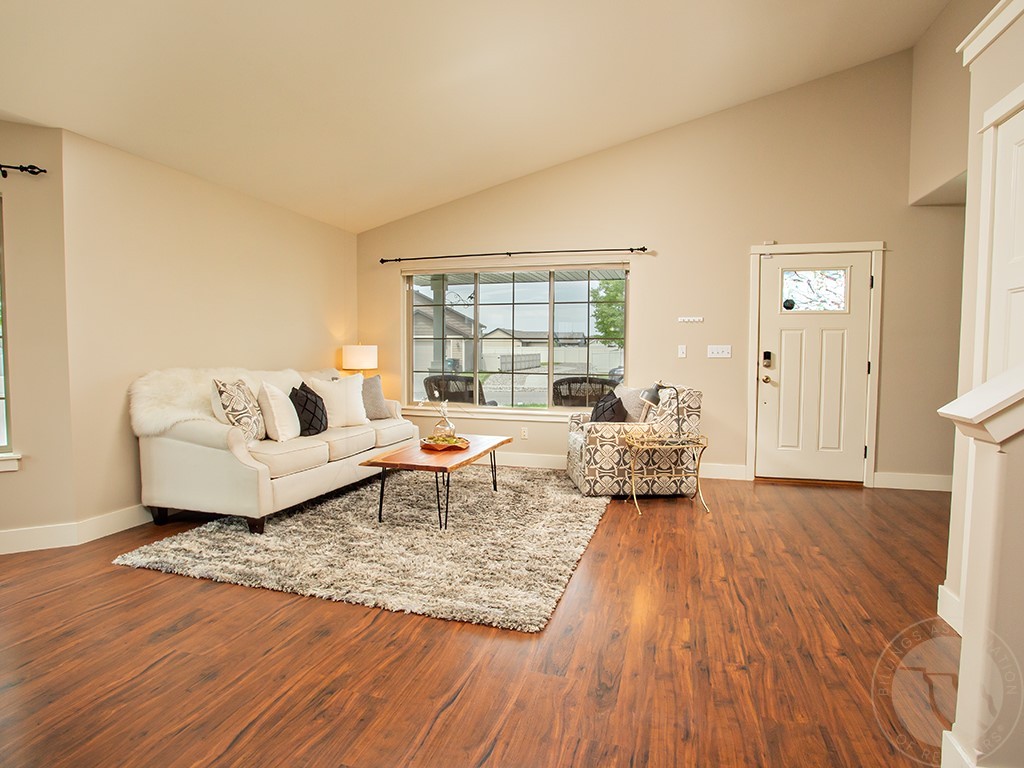 1325 Blackberry Way