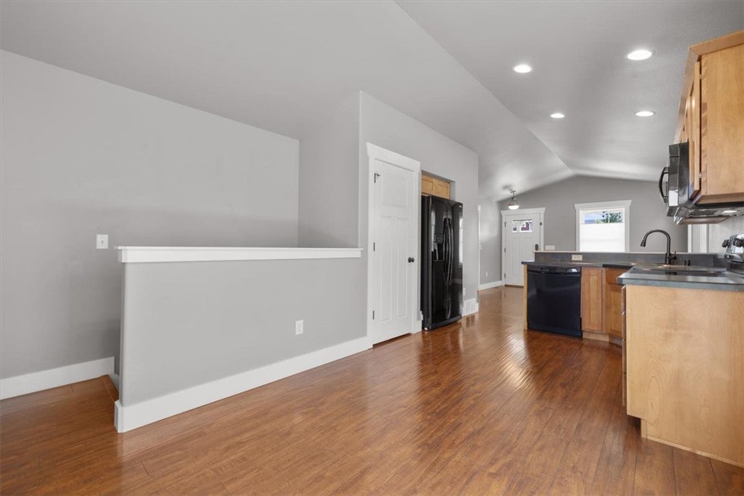 5343 Golden Hollow Road