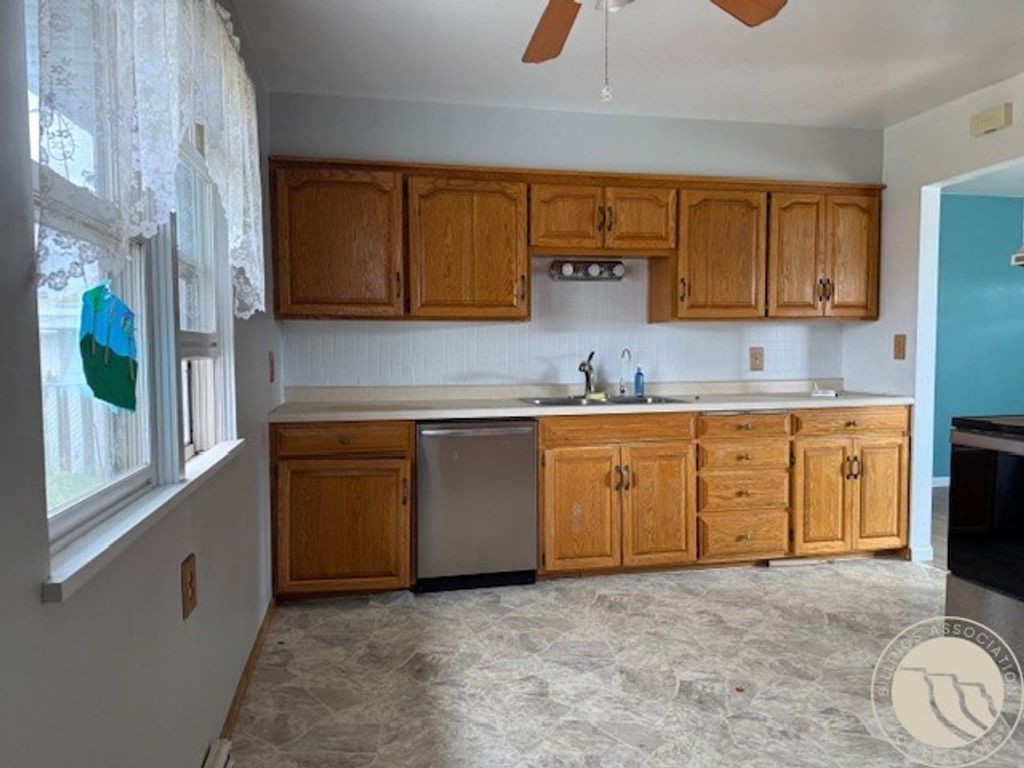 Photo of 217 Chestnut Avenue, Glendive, MT 59330 (MLS # 357680)