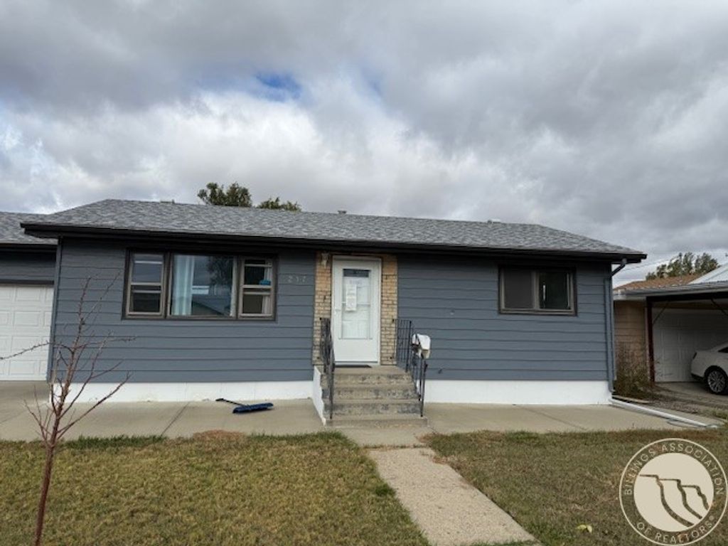 Photo of 217 Chestnut Avenue, Glendive, MT 59330 (MLS # 357680)