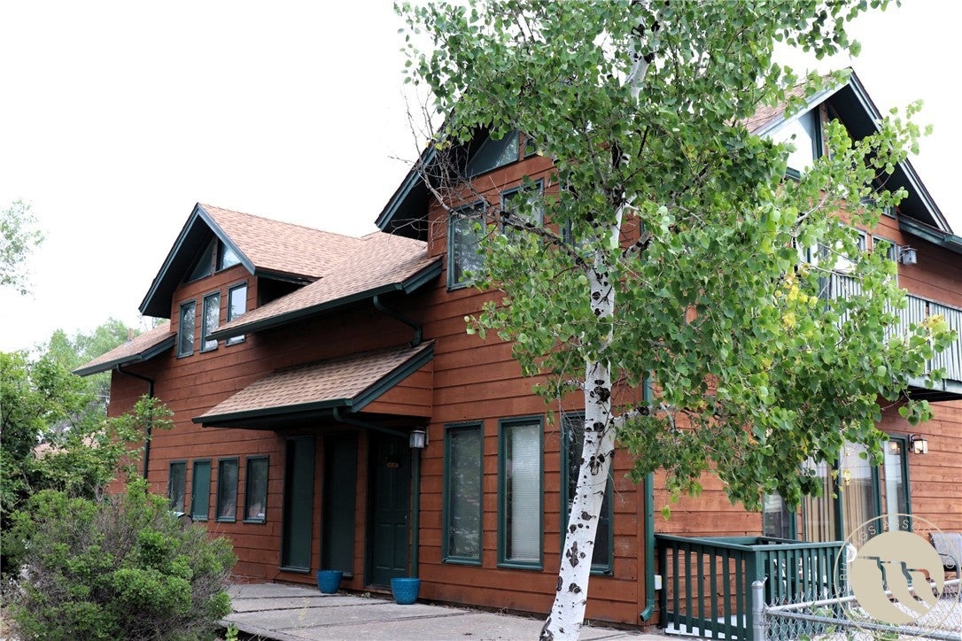 2321 Lewis Avenue