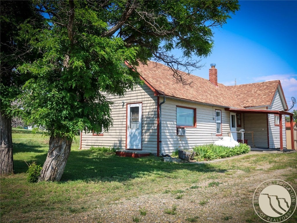 Photo of 418 2nd Avenue W, Melstone, MT 59054 (MLS # 360497)