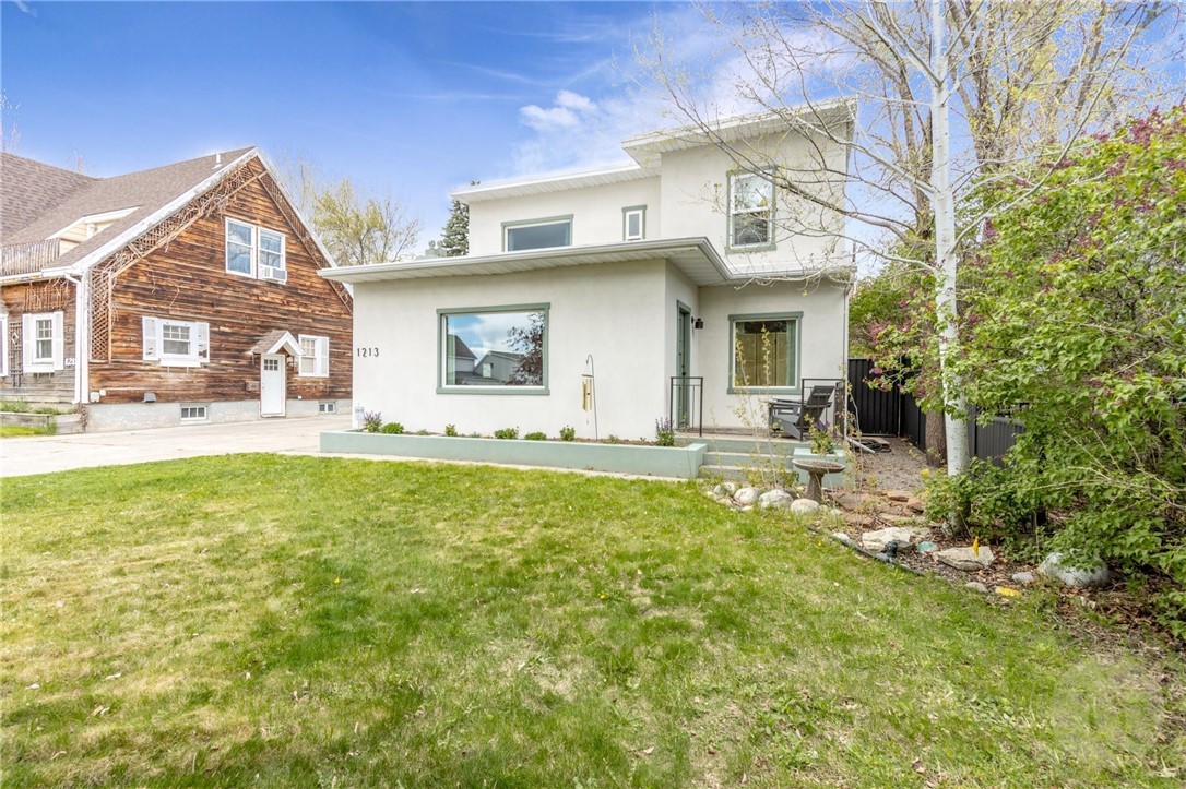 1213 Poly Drive