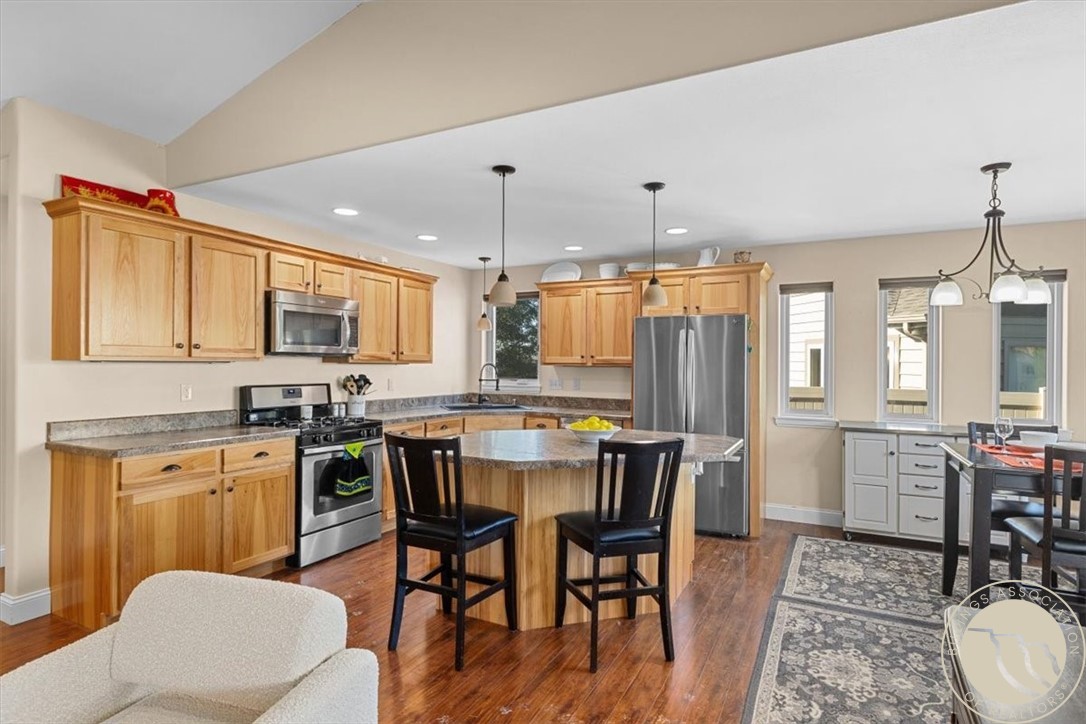 2924 Golden Acres Drive