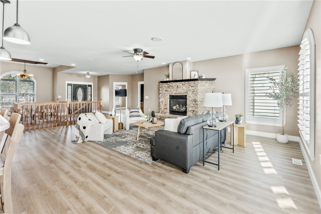 2725 Torrey Pines Drive