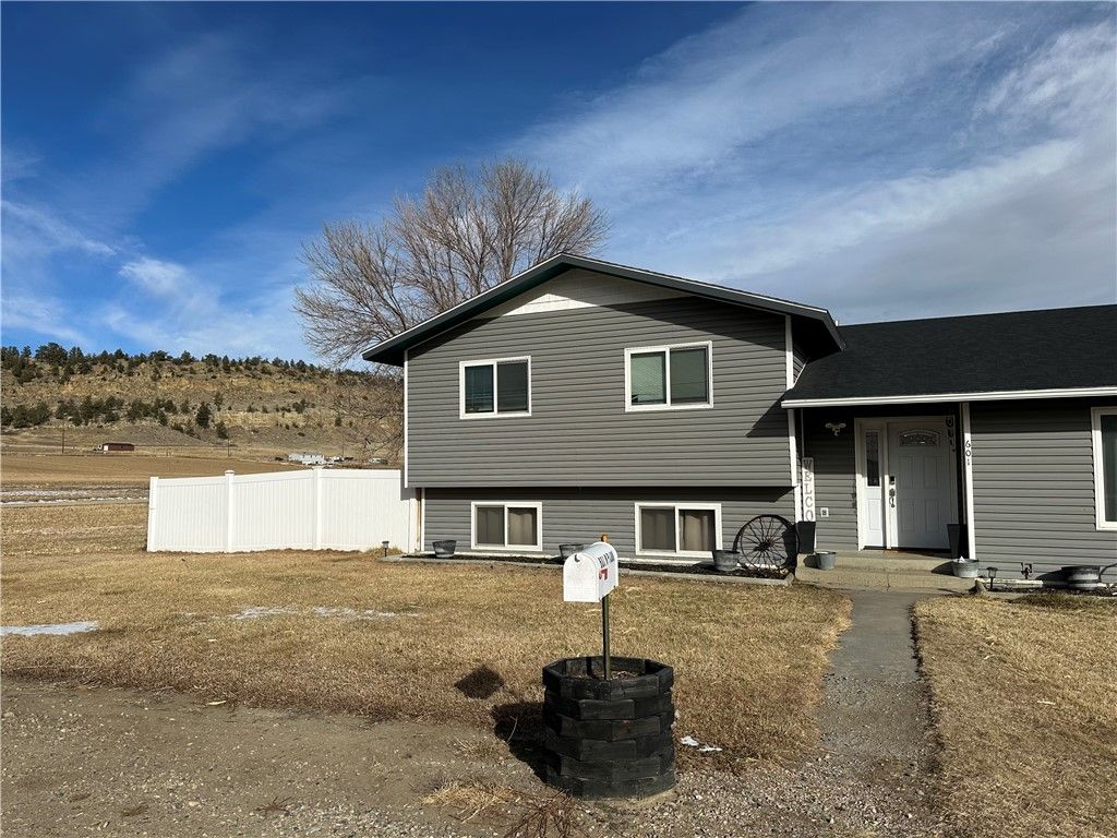 Photo of 601 W Park Avenue, Bridger, MT 59014 (MLS # 357788)