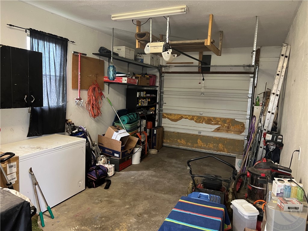 Billings, Montana 59101, United States, 3 Bedrooms Bedrooms, ,1 BathroomBathrooms,Residential,Contingent,132865