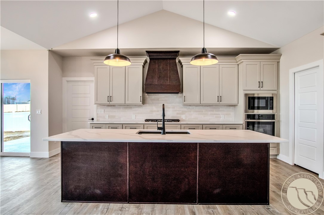 2103 Gleneagles Blvd