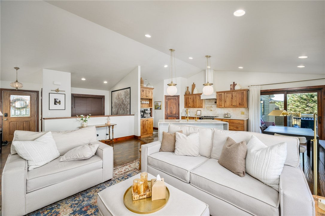 712 Summit Ridge Road