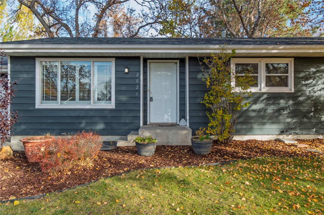 2021 Beverly Hill Boulevard