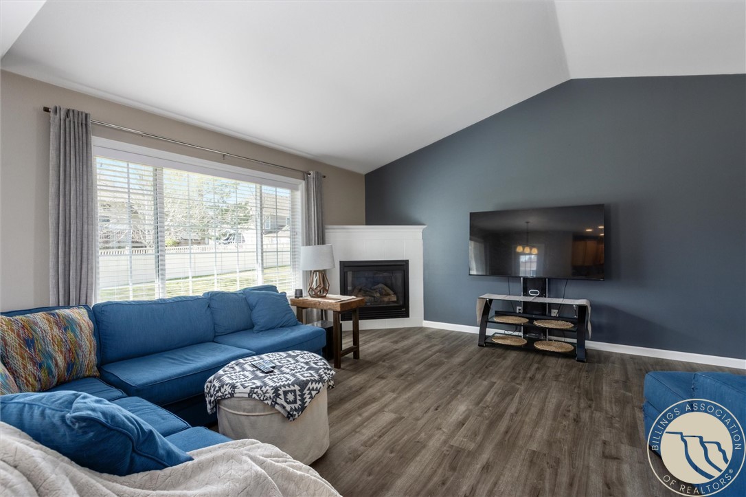 1870 Wentworth Drive