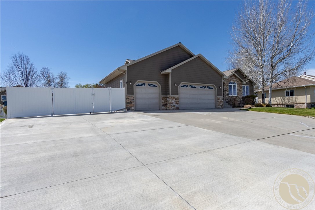 1870 Wentworth Drive