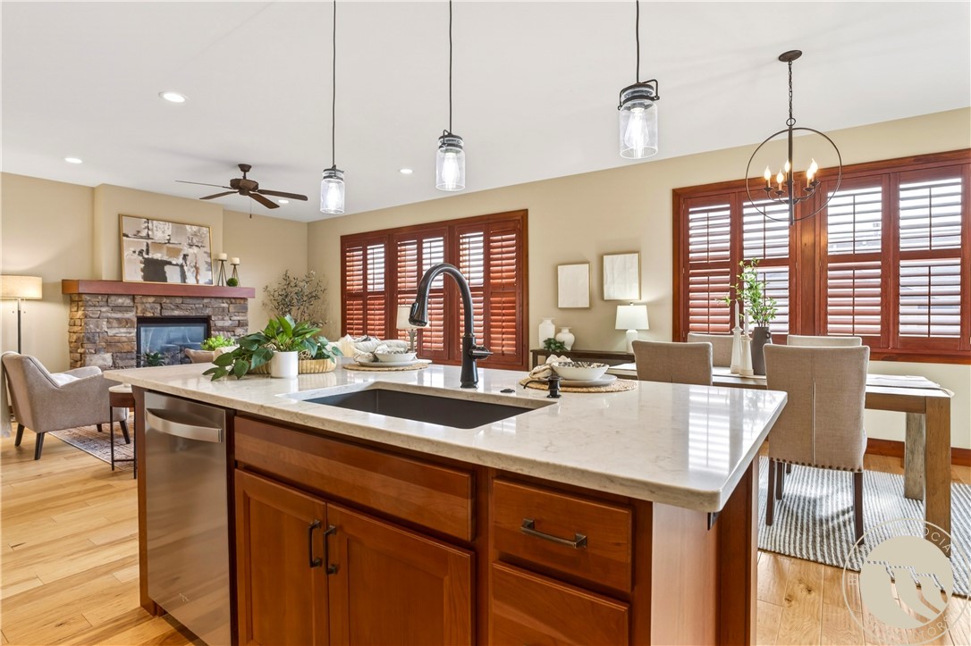 4044 Backwoods Drive