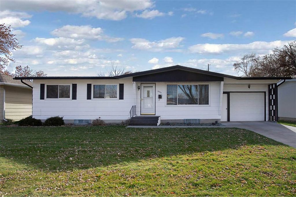 Photo of 2930 Lynn Avenue, Billings, MT 59102 (MLS # 356825)