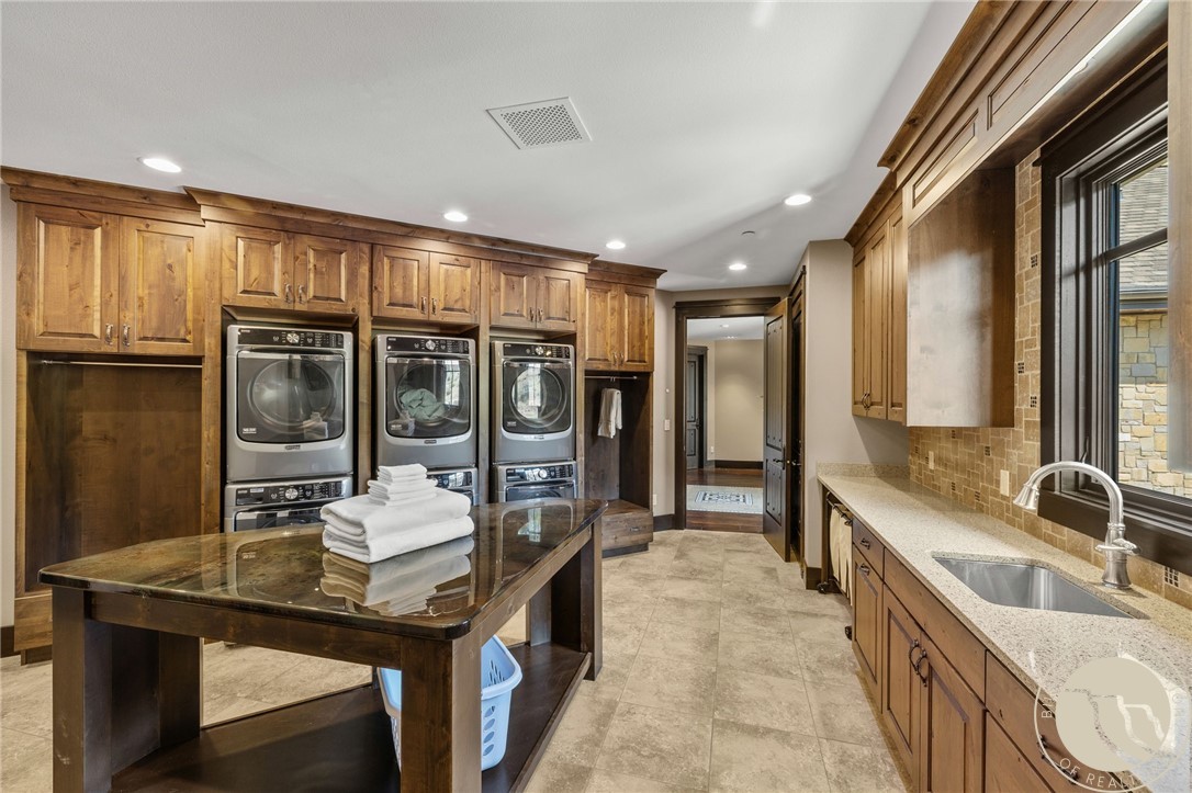 Billings, Montana 59106, United States, 10 Bedrooms Bedrooms, ,17 BathroomsBathrooms,Residential,Active,150410