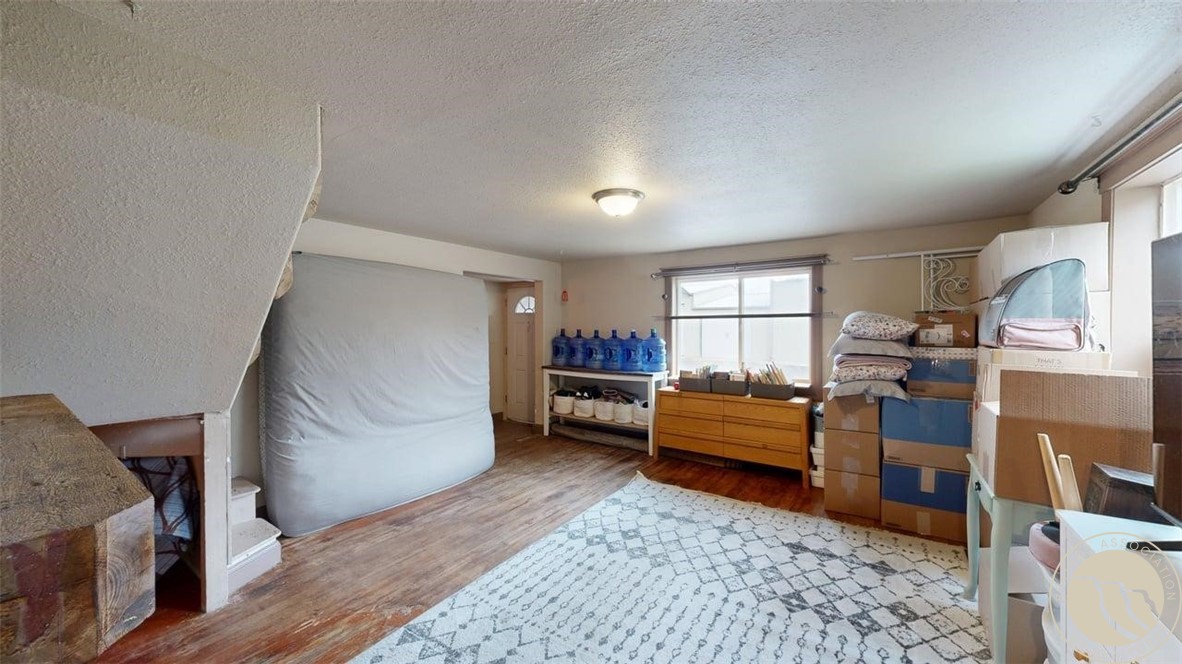 305 W 1st Street