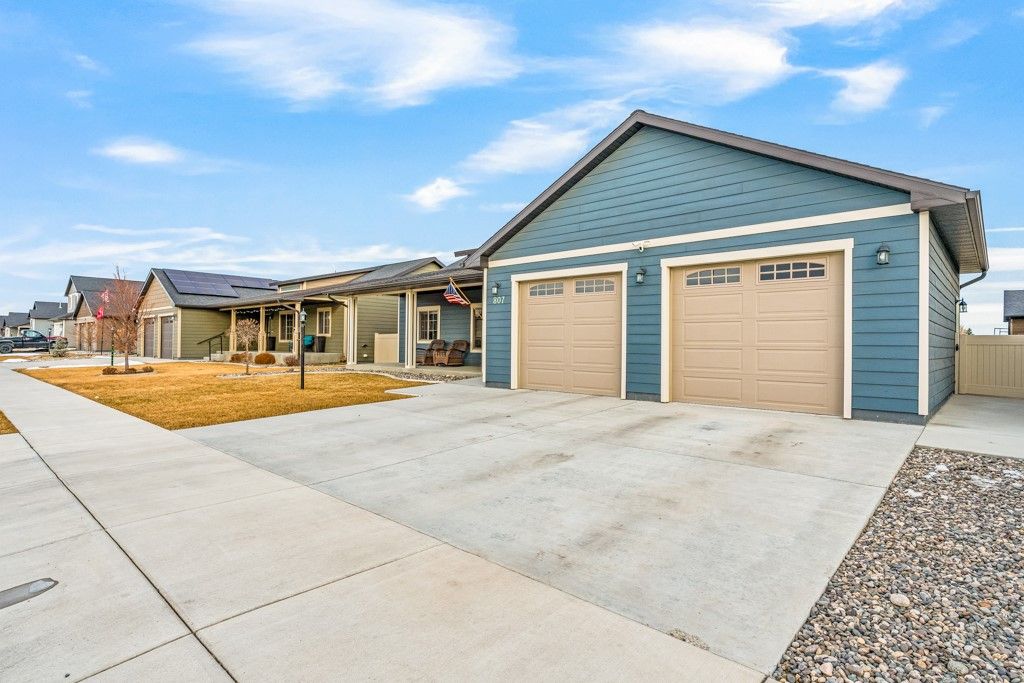 Photo of 807 Bitterbrush Street, Billings, MT 59106 (MLS # 357778)