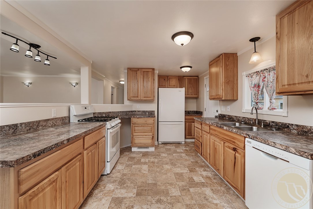 2224 Highway 87 E 208