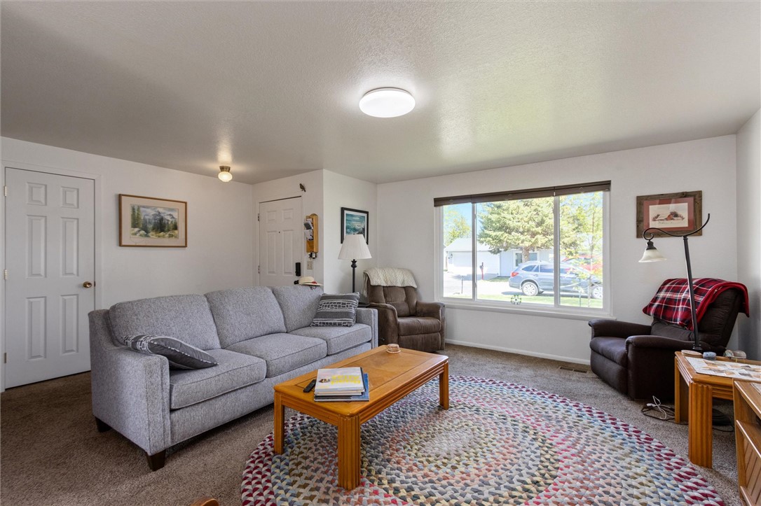 608 Acorn Place