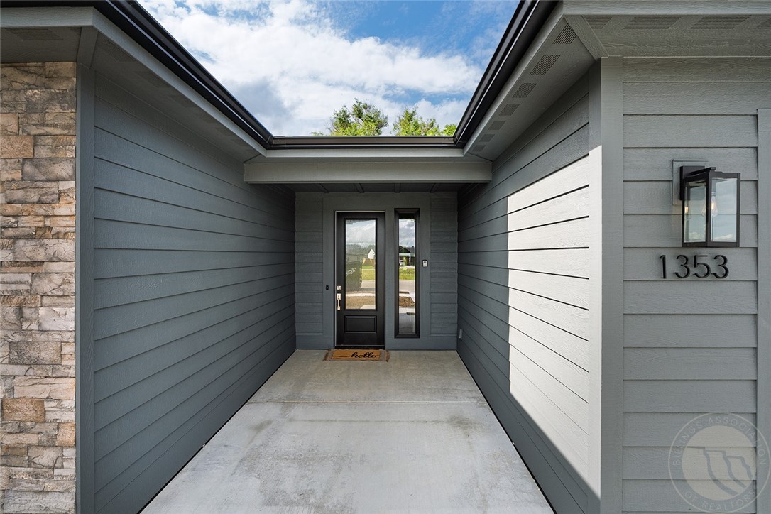 1353 Tania Circle