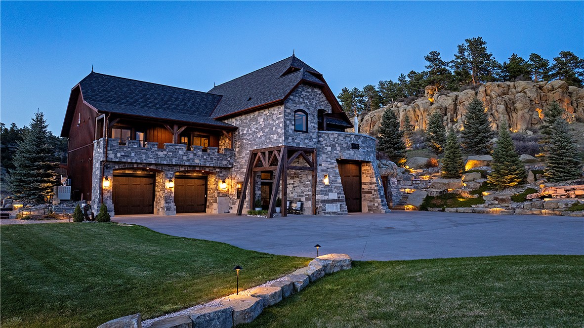 5635 Canyonwoods Dr.