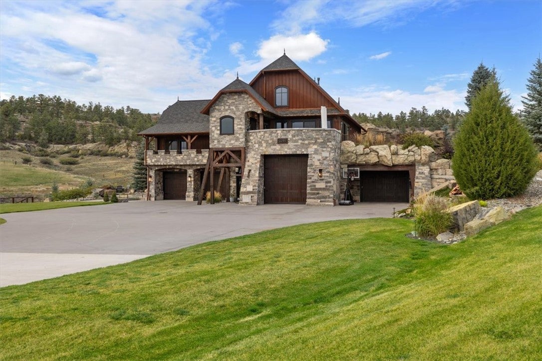 5635 Canyonwoods Dr.